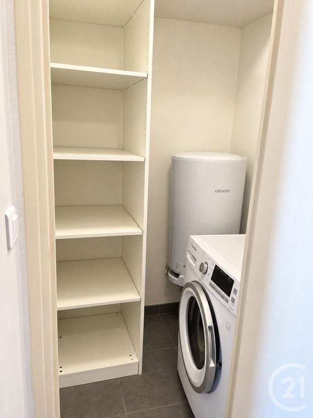 Appartement F1 à louer - 1 pièce - 29.3 m2 - CROSNE - 91 - ILE-DE-FRANCE - Century 21 Ougier