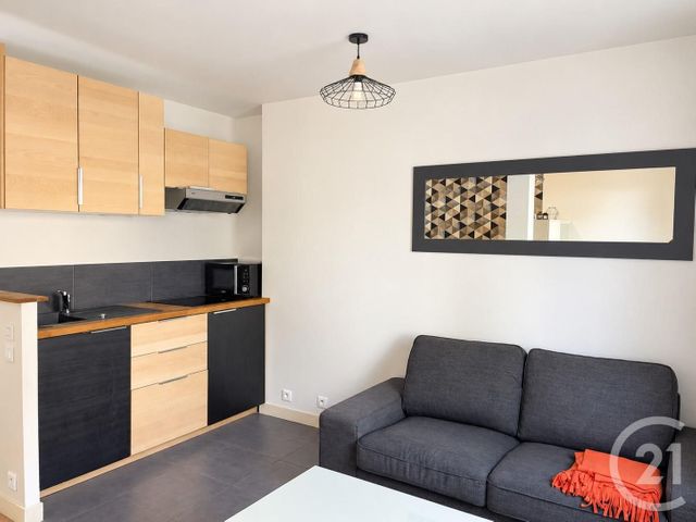Appartement F1 à louer - 1 pièce - 29.3 m2 - CROSNE - 91 - ILE-DE-FRANCE - Century 21 Ougier