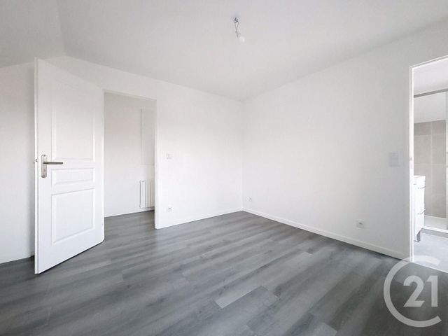 Appartement F2 à louer - 2 pièces - 43.92 m2 - EPINAY SOUS SENART - 91 - ILE-DE-FRANCE - Century 21 Ougier