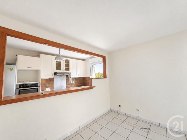 Appartement F3 à louer - 3 pièces - 61.5 m2 - BOUSSY ST ANTOINE - 91 - ILE-DE-FRANCE - Century 21 Ougier