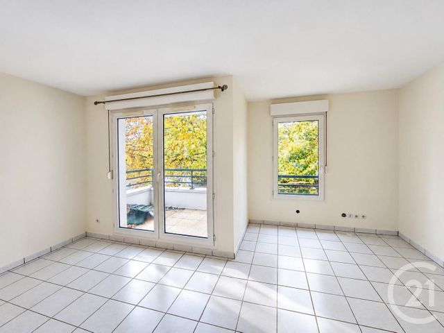 Appartement F3 à louer - 3 pièces - 61.5 m2 - BOUSSY ST ANTOINE - 91 - ILE-DE-FRANCE - Century 21 Ougier